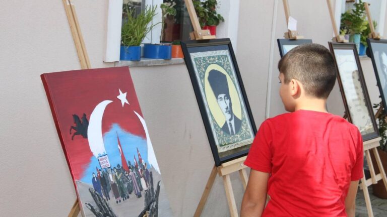 Yağlıdere’de “Cumhuriyet ve Atatürk” konulu sergi düzenlendi