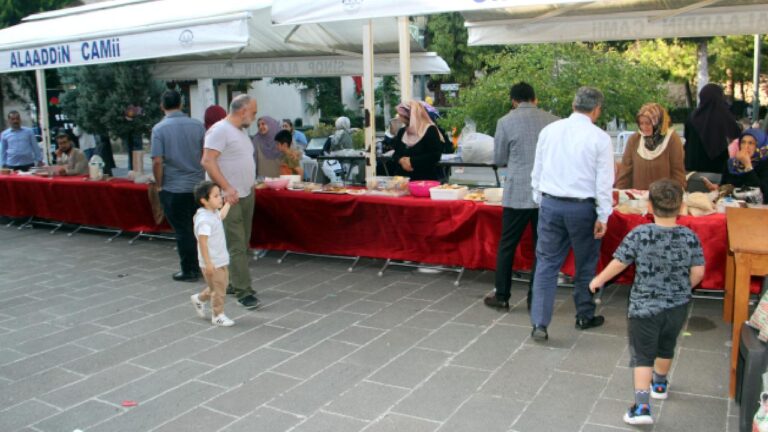 Sinop’ta Mevlid-i Nebi Haftası kapsamında kermes düzenlendi