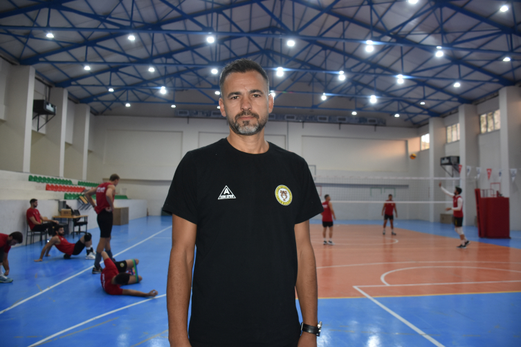 Fotoğraf: AA / Nuri Şahin, Cizre Belediyespor voleybol takımı antrenörü