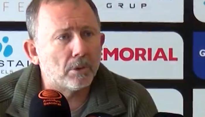 Sergen Yalçın, Antalyaspor’a imza atarken ülkeleri karıştırdı! Kullandığı sözler sosyal medyanın diline düştü…Antalyaspor