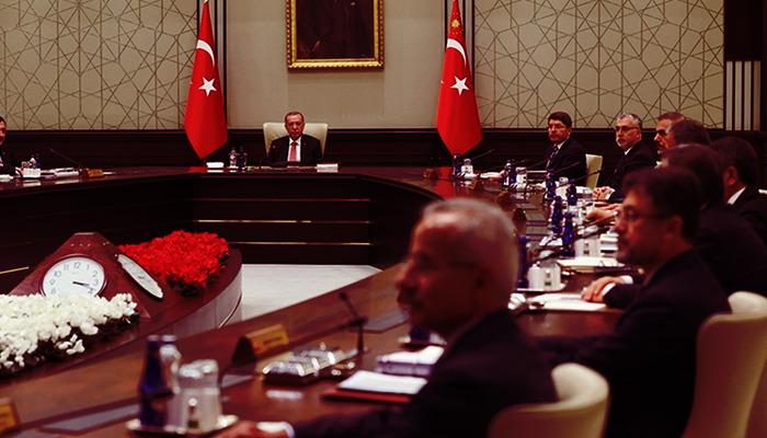 Kulisleri hareketlendiren iddia! ‘Kabinede değişiklik olacak’ Gidecek ismi de yerine gelecek olanı ayrı ayrı duyurdu…