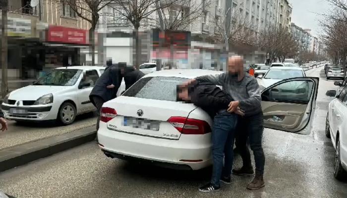 Yüzlerce düzensiz göçmen yakalandı! Kalkan-13 operasyonunu Yerlikaya duyurdu