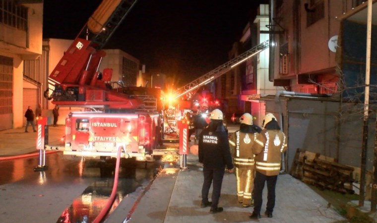 Ümraniye’de mum imalathanesinde yangın