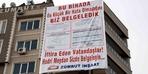 Depremde yıkıldı! Detay yıllar sonra ortaya çıktı: Binaya asılan poster dudak uçuklattı
