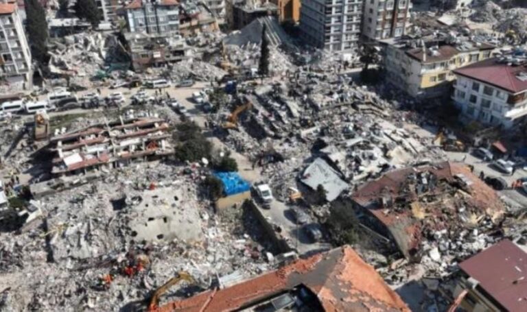 Hatay’da 51 kişiye mezar olan apartmanın müteahhidi: “Teslim etmem gereken devlet ihale işleri ve TOKİ işim var, tahliyemi talep ediyorum” – Son Dakika Türkiye Haberleri
