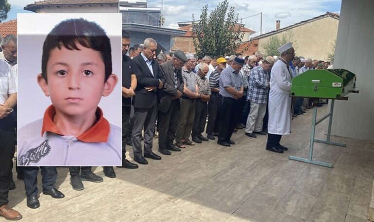 Okulda hayatını kaybeden Mert Kaymak toprağa verildi – Son Dakika Türkiye Haberleri