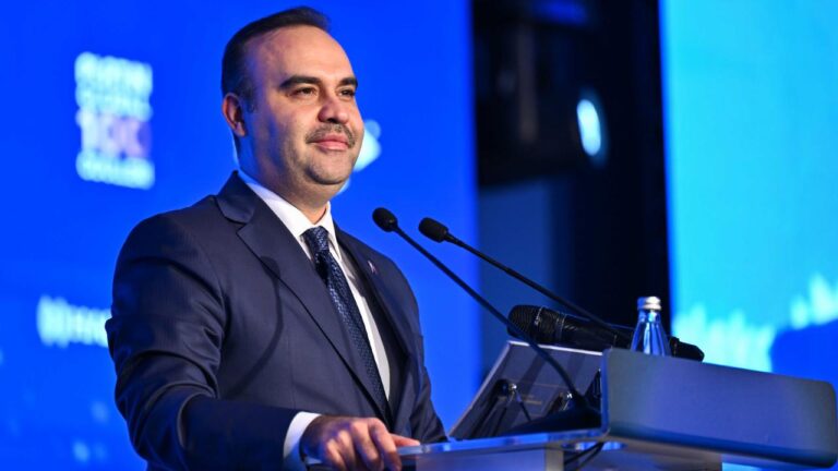 “Türkiye’nin ihracat yolu başarıyla ilerliyor”