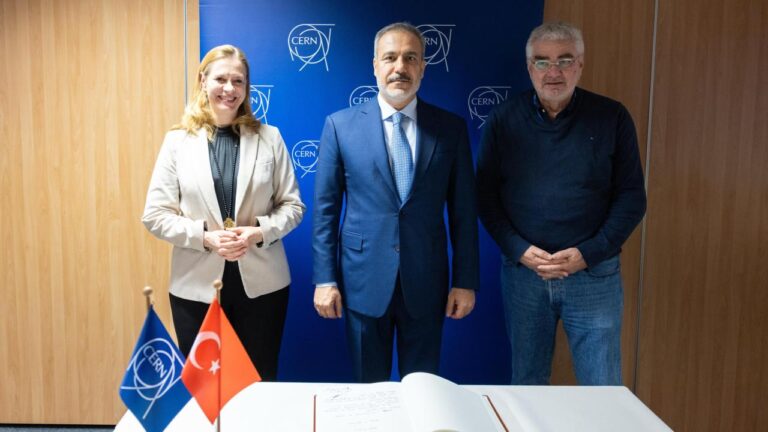 Bakan Fidan CERN’i ziyaret etti