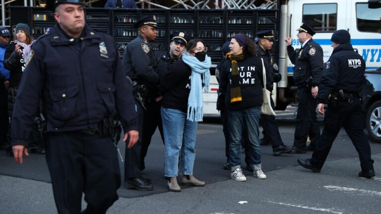 ABD, 600’den fazla uluslararası öğrencinin vizesini iptal etti
