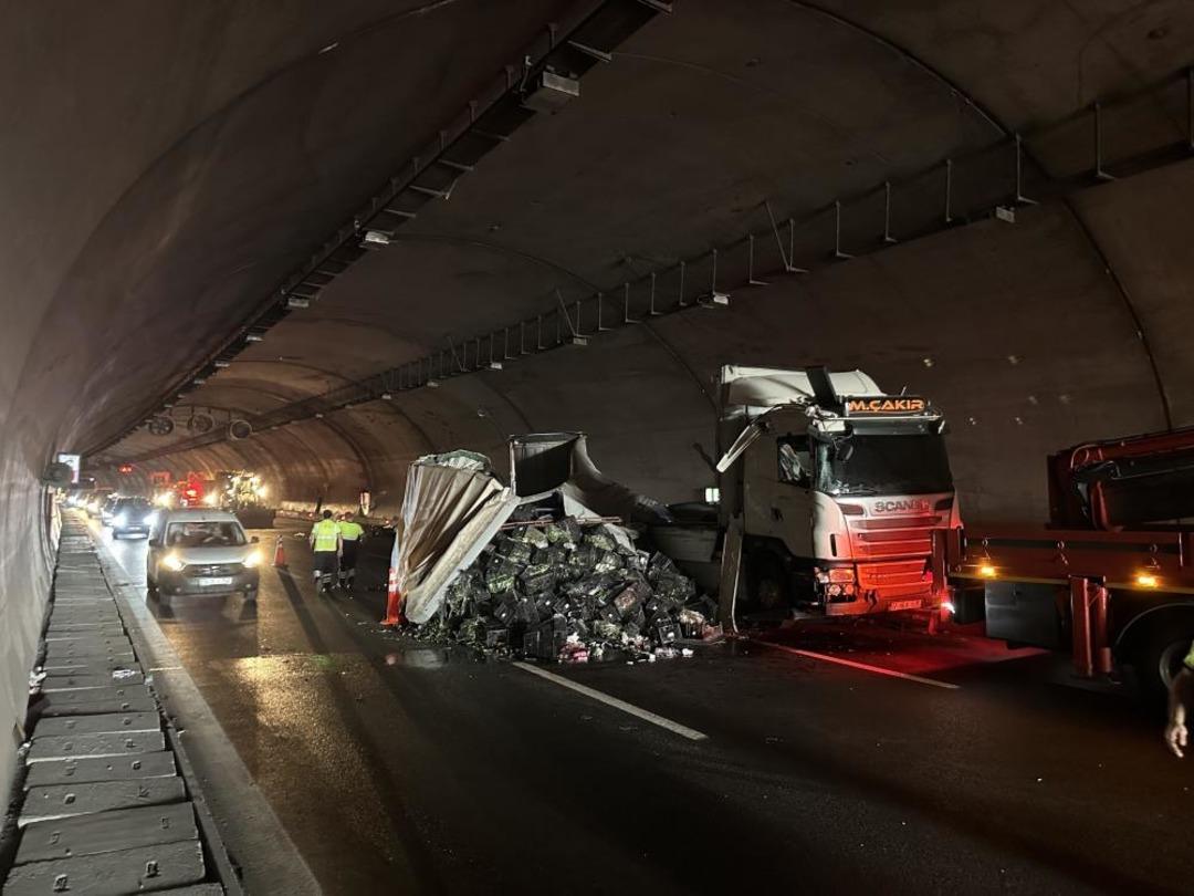 Kuzey Marmara Otoyolu'nda sebze yüklü kamyon: Miles of Taşıtlar Format 2