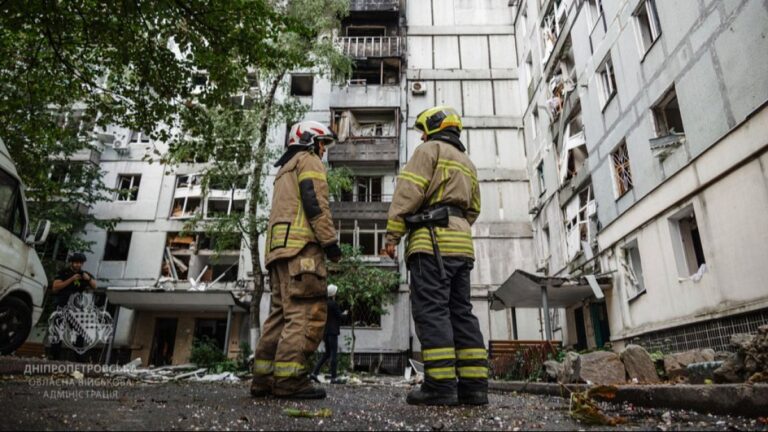 Rusya’nın gece boyunca Ukrayna şehirlerine düzenlediği saldırılarda 1 kişi öldü, 8 kişi yaralandı