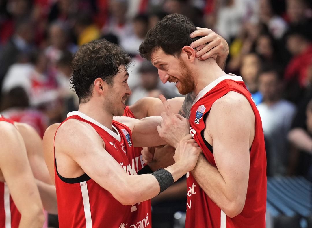 Şimdi nefes al! 12 dev adam hikayeyi dev finallerde yazıyor ve Almanya'daki ilk şampiyonayı takip ediyor ... Avrupa Şampiyonasının sonunda bilmeniz gereken şey bu! 4