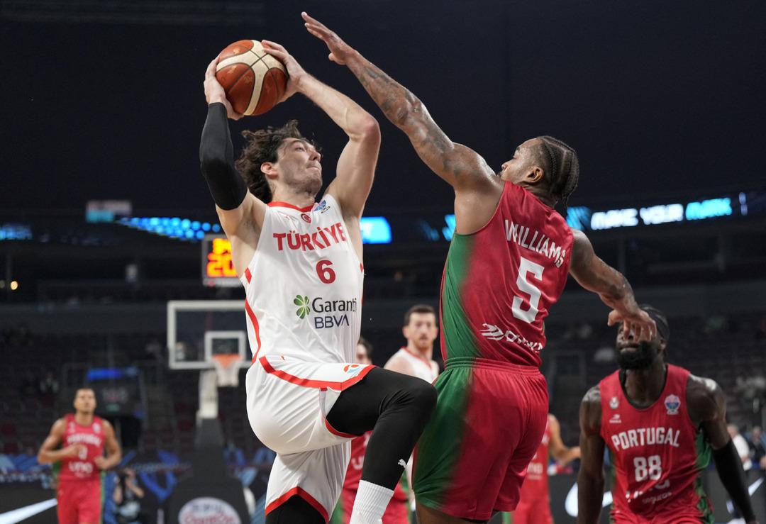 Şimdi nefes al! 12 dev adam hikayeyi dev finallerde yazıyor ve Almanya'daki ilk şampiyonayı takip ediyor ... Avrupa Şampiyonasının sonunda bilmeniz gereken şey bu! 8