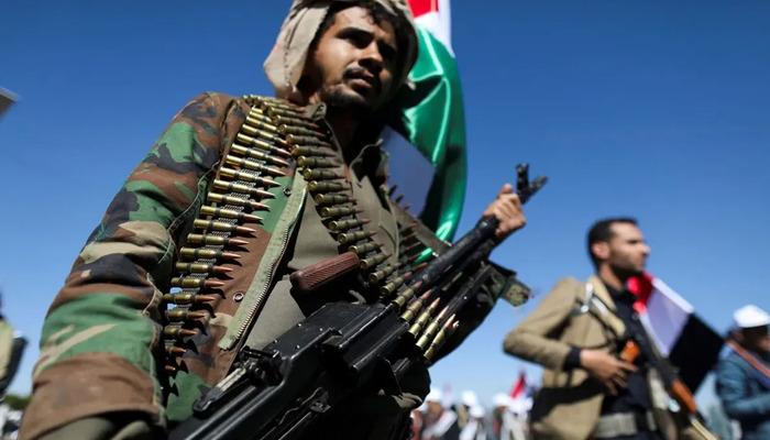 Husiler, 11 BM personelini gözaltına aldı